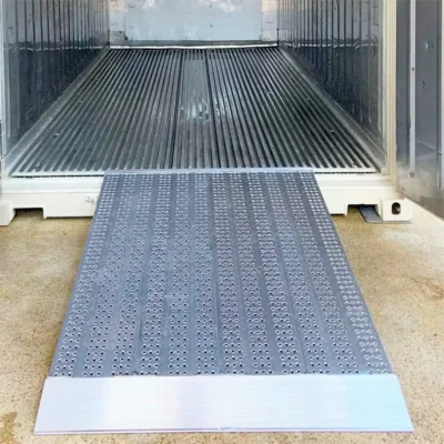 Rampe d’accès container frigorifique